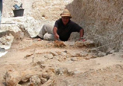 اكتشاف في دولة عربية ينهي الجدل حول "مهد البشرية"