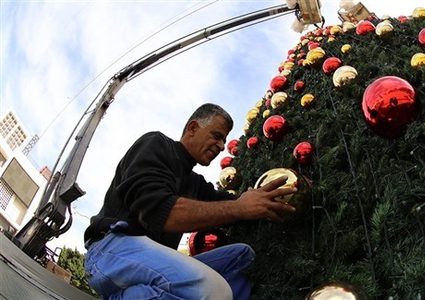 بيت لحم: تواصل الاستعدادات لإضاءة شجرة الميلاد