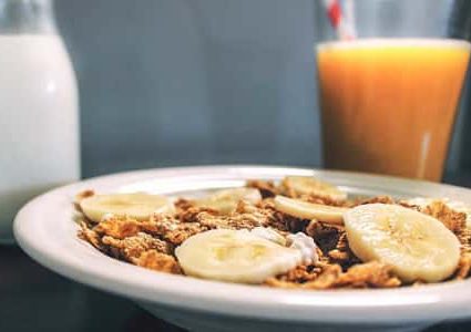 هذه هي الأطعمة التي تقي من هشاشة العظام