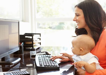 نصائح للمرأة العاملة للتوفيق بين العمل والعائلة