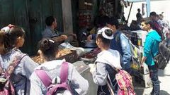 "سم متجول" يتصيد أطفالنا على أبواب المدارس