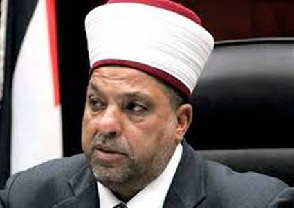 ادعيس يحذر من التعديات على الأراضي الوقفية