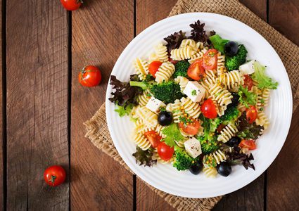 طريقة عمل سلطة المكرونة بعدة نكهات