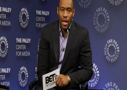 نقابة الصحفيين تنظم وقفة تضامنية مع الصحفي " هيل"