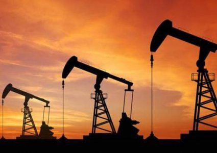 برنت يصعد 4.5 بالمئة بعد انسحاب قطر