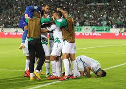 الرجاء البيضاوي المغربي يتوج بكأس الاتحاد الإفريقي
