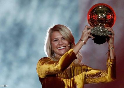 أدا هيغربيرغ تتوج بالكرة الذهبية للسيدات