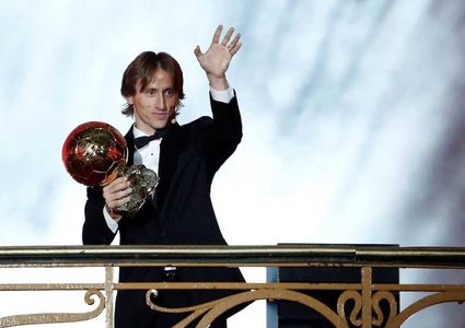 مودريتش يكسر هيمنة ميسي ورونالدو