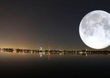 الأرض تشهد ظاهرة (القمر العملاق) بداية العام