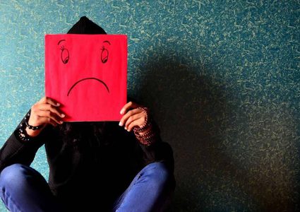 رهاب السعادة.. مرض يصيب "من يكره الفرح"