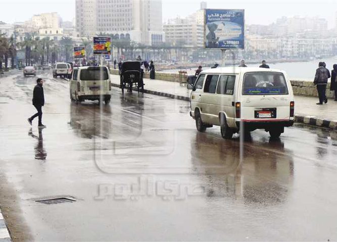 مصرع شخص وغلق موانئ جراء سوء الأحوال الجوية في مصر