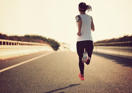 5 عادات توقفي عنها بعد رياضة الركض أو المشي