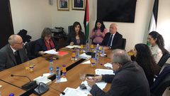 عريقات يطالب الاتحاد الأوروربي بمقاطعة المستوطنات