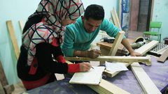 "آية كشكو".. أول ريادية تزاحم الرجال