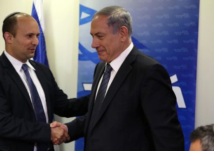 بينت يتهم نتنياهو بمحاولة الحاق الضرر بزوجته