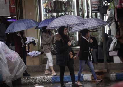 أجواء المطر في مدينة جنين