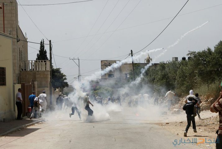 إصابات بالاختناق عقب قمع الاحتلال مسيرة كفر قدوم