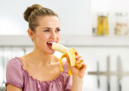 هل يساعد أكل الموز على ضبط ضغط الدم؟