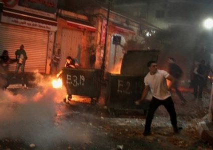 إصابة شاب بمواجهات عنيفة مع الاحتلال بقرية العيسوي