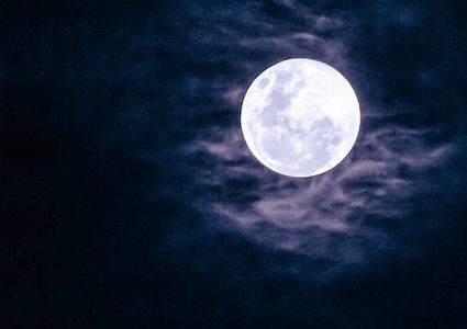 الصين تستعد لتنفيذ مهمة غير مسبوقة إلى القمر