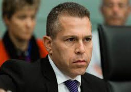 دعوات تطالب "جلعاد اردان" بالاستقالة من منصبة