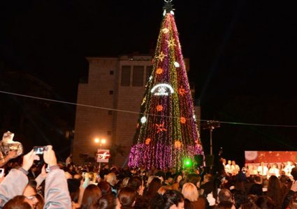 إضاءة شجرة الميلاد في بيت ساحور