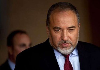 نتنياهو: ليبرمان دعم إدخال الأموال القطرية إلى غزة