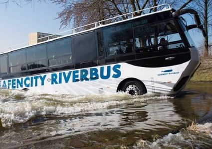 حافلات برمائية تظهر في شوارع موسكو