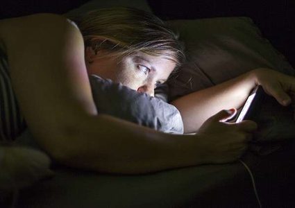 مواقع التعارف على الإنترنت سبب عنوسة النساء!