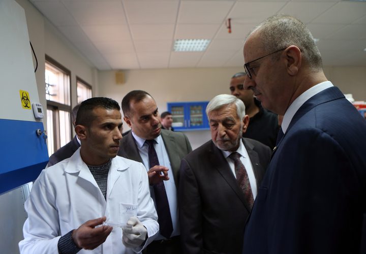 خلال جولته في جنين
الحمد الله يفتتح بنك الجينات الفلسطيني والمعشبة الوطنية ومختبر الصحة النباتية المركزي ومشتل الشهداء الحرجي