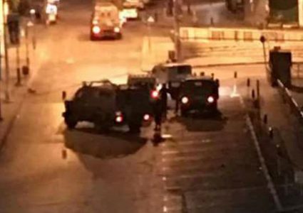 الاحتلال يعيق حركة المواطنين ويتسبب بأزمة مرورية