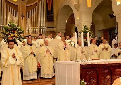 الرئيس يتسلم دعوة رسمية لحضور قداس منتصف الليل