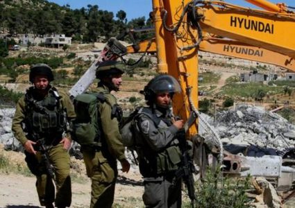 الاحتلال يخطر منزلا بوقف البناء فيه غرب بيت لحم