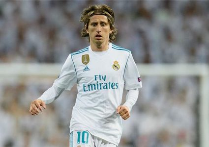 مطالب مودريتش تعقد مفاوضات التجديد مع ريال مدريد