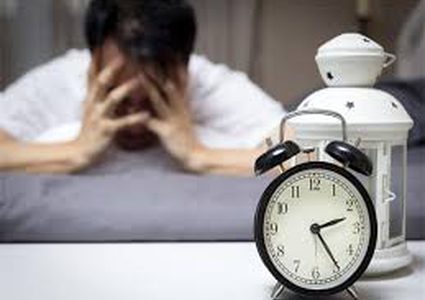 كيف يمكنك البقاء يقظاً بعد ليلة طويلة من الأرق؟