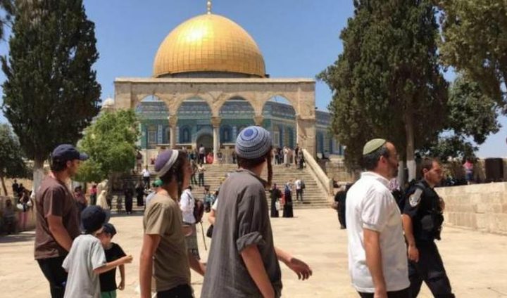 عشرات المستوطنين يقتحمون الأقصى وسط قيود مشددة