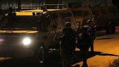 قوات الاحتلال تغلق طريق الجلزون برام الله