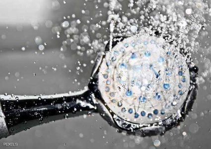 كم مرة ينبغي علينا الاستحمام في الأسبوع؟.. أطباء يجيبون