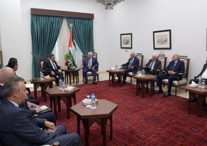 وفد من المخابرات المصرية ينقل رسالة للرئيس عباس من السيسي