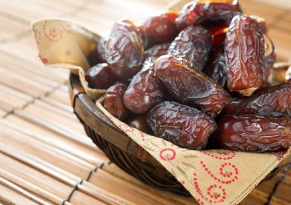 تعرفوا على فوائد تناول التمر كل صباح
