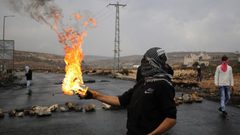 إصابات بالغاز بمواجهات مع الاحتلال غرب ضاحية شويكة