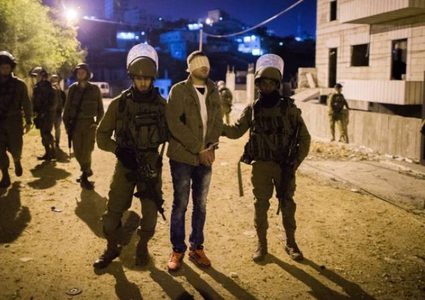 الاحتلال يعتقل 56 مواطناً من الضفة