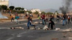 اصابة 3 شبان قرب حاجز حوارة جنوب نابلس