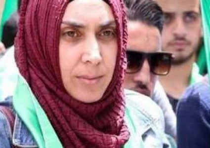 الحكم على والدة الشهيد محمد أبو غنام بالسجن مدة (11) شهراً