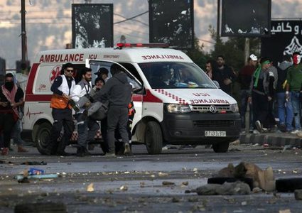 الطواقم الطبية تسيطر على حالة مصاب قلقيلية