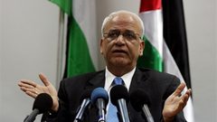 عريقات يكشف عن هدف الاتصالات بين روسيا وحماس