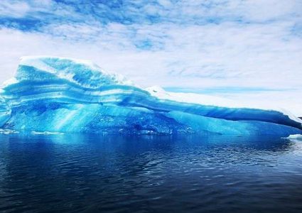 انطلاق عملية بناء كاسحة جليد خفيفة للبحرية الروسية