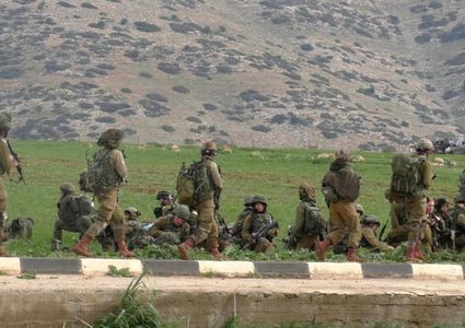 الاحتلال يصور خيام المواطنين في الرأس الأحمر جنوب طوباس