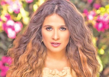 بعد طلاقها.. هل خسرت ياسمين عبدالعزيز وزنها؟