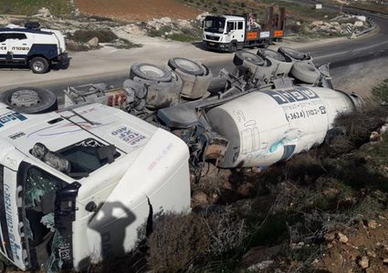 وفاة مواطن من الدهيشة بانقلاب خلاطة باطون في الداخل المحتل